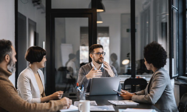 Comment intégrer efficacement un outil de desk booking dans votre entreprise ?