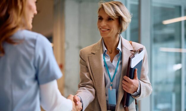 Entreprendre en franchise : les points essentiels à connaître avant de se lancer